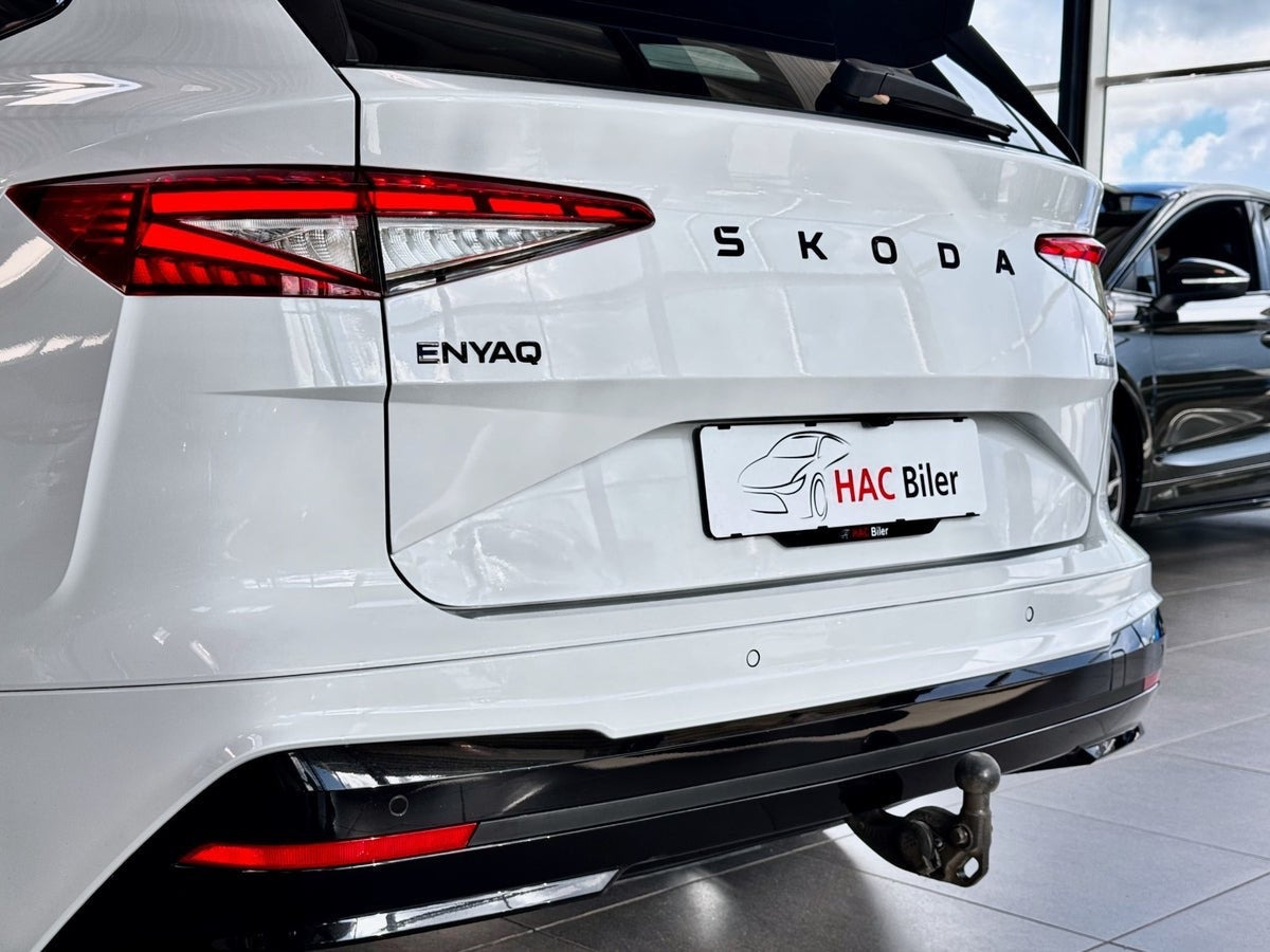 Sort Skoda Enyaq fra 2026