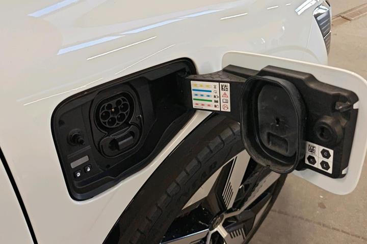 Hvid Renault Megane E-Tech fra 2023