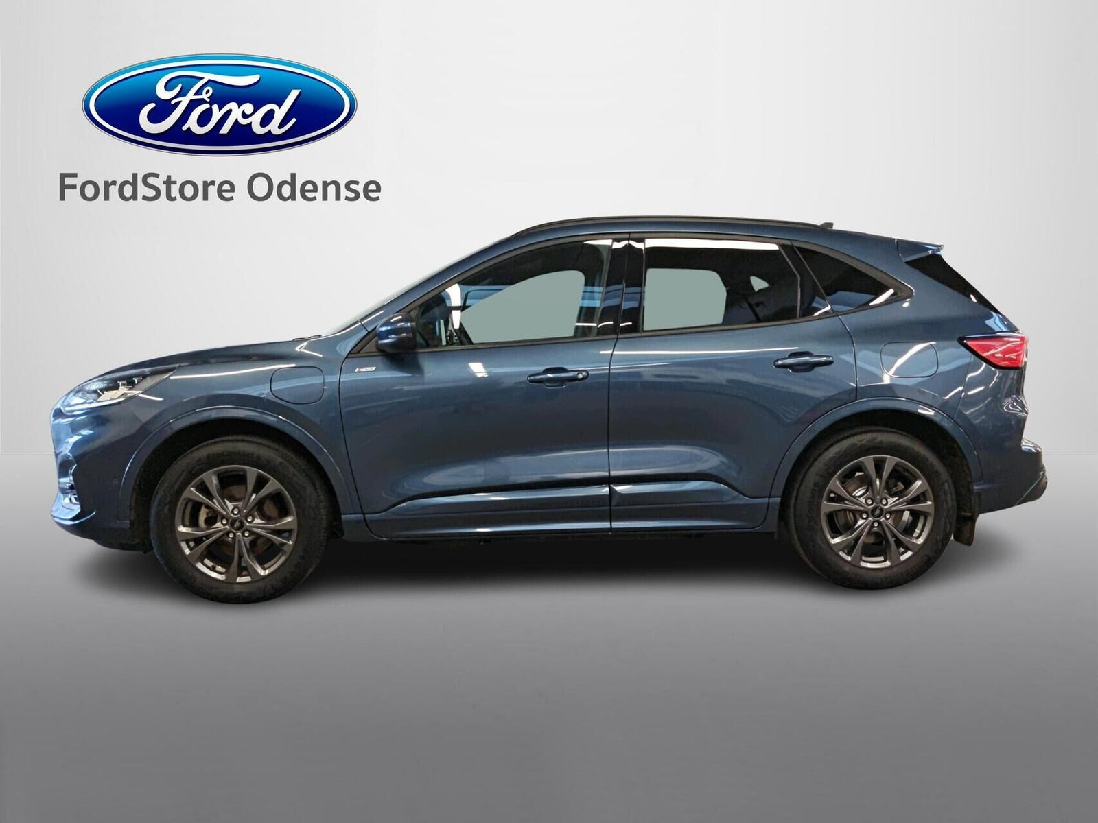 Blå Ford Kuga fra 2022