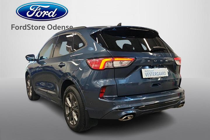 Blå Ford Kuga fra 2022