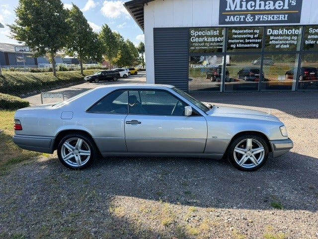 undefined Mercedes 220 E fra 1994