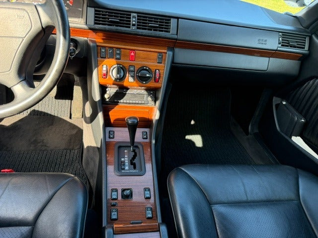 undefined Mercedes 220 E fra 1994