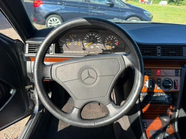undefined Mercedes 220 E fra 1994