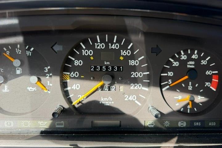 undefined Mercedes 220 E fra 1994
