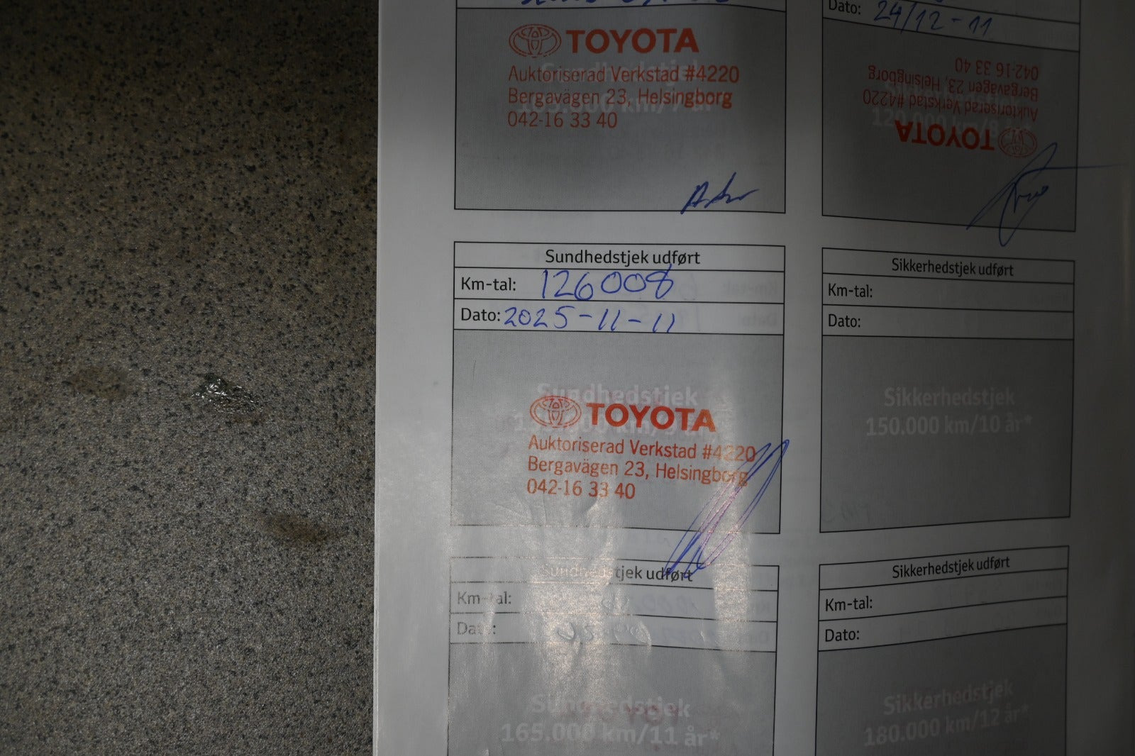 Grå Toyota Verso fra 2013