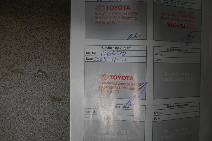 Grå Toyota Verso fra 2013