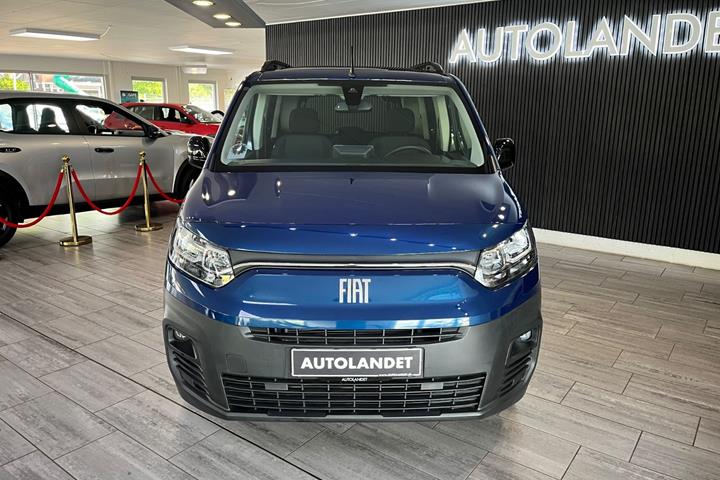 Blå Fiat Doblò E fra 2023