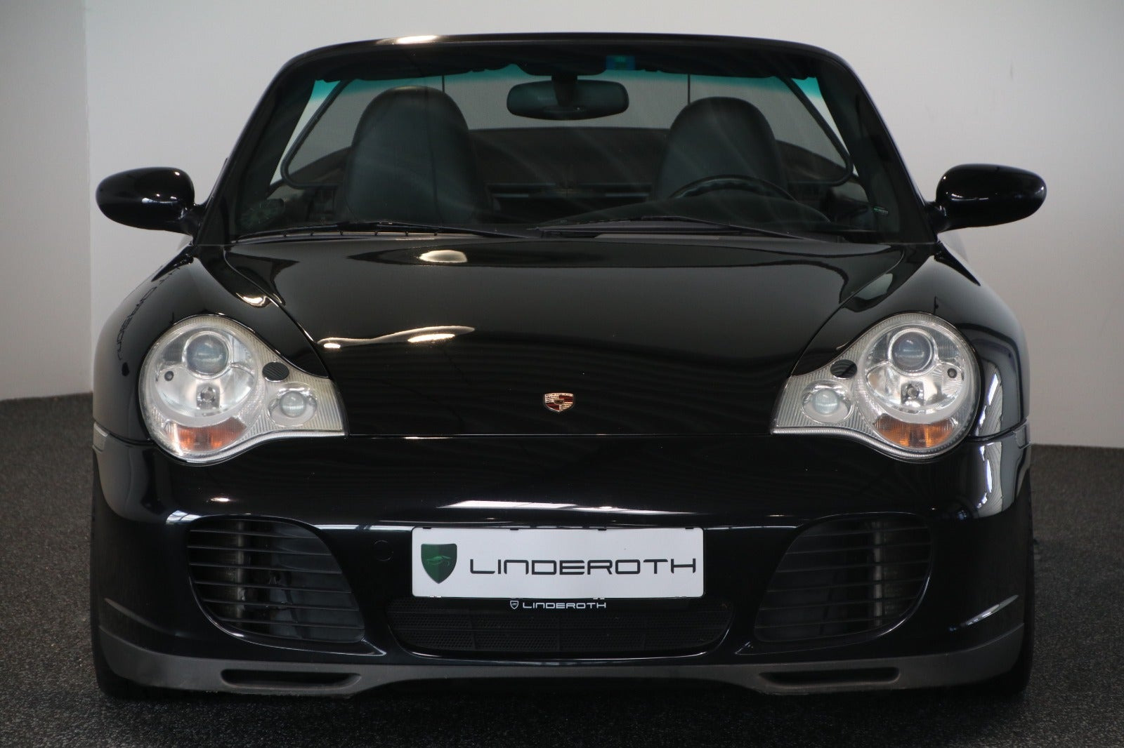 Sort Porsche 911 Carrera 4S fra 2004