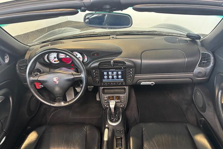 Sort Porsche 911 Carrera 4S fra 2004