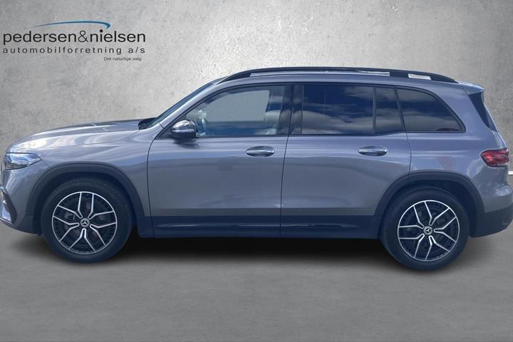 Sort Mercedes EQB 250+ fra 2023