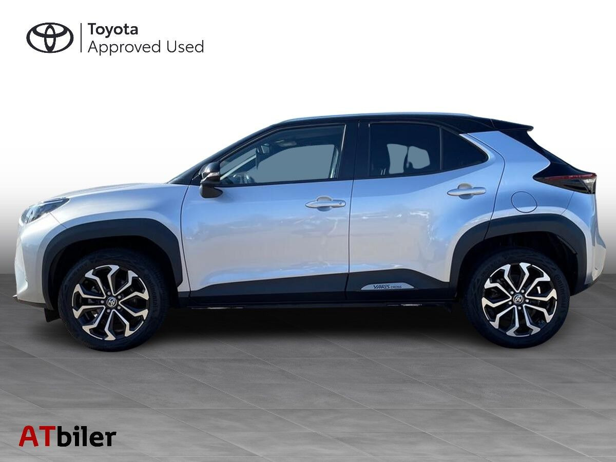 Sort Toyota Yaris Cross fra 2022
