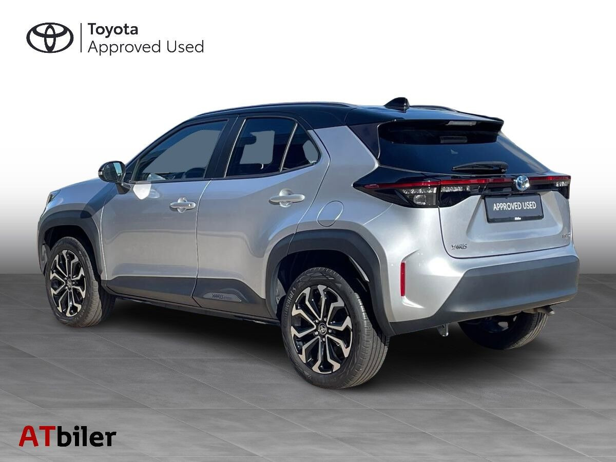 Sort Toyota Yaris Cross fra 2022