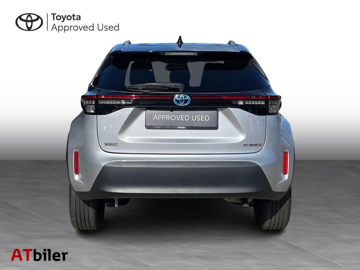 Sort Toyota Yaris Cross fra 2022