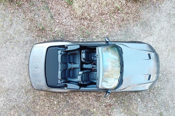 Grå Ford Mustang fra 2015