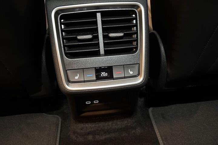 Sort Skoda Enyaq fra 2026