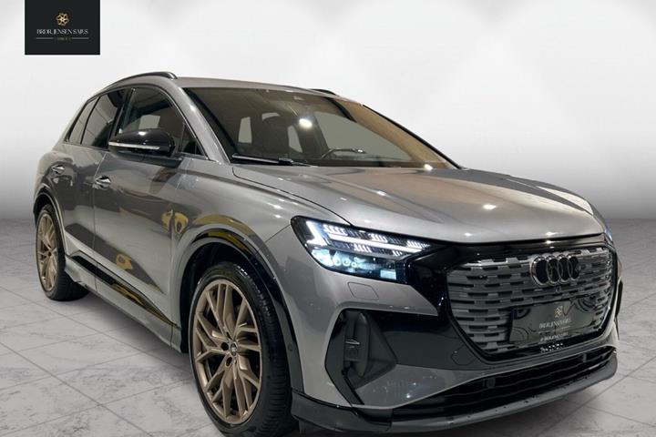 Grå Audi Q4 fra 2023 set udefra