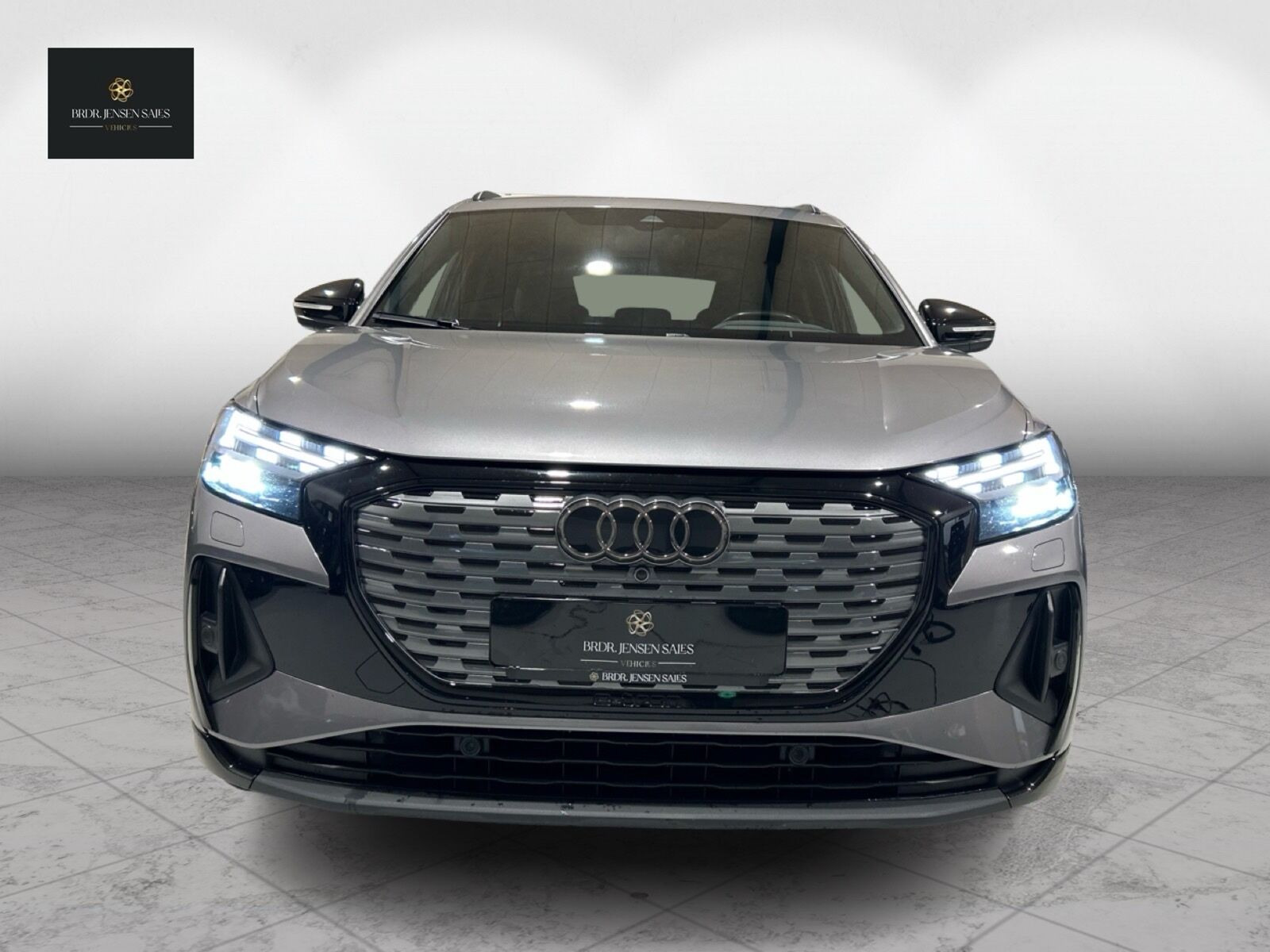 Grå Audi Q4 fra 2023