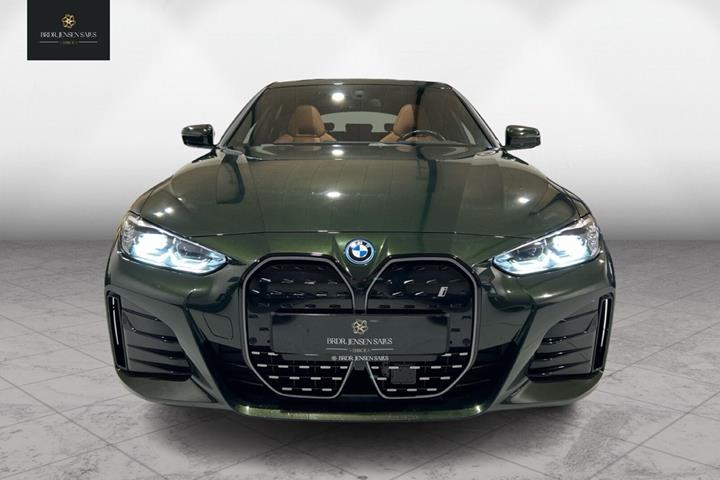 Grøn BMW i4 fra 2023