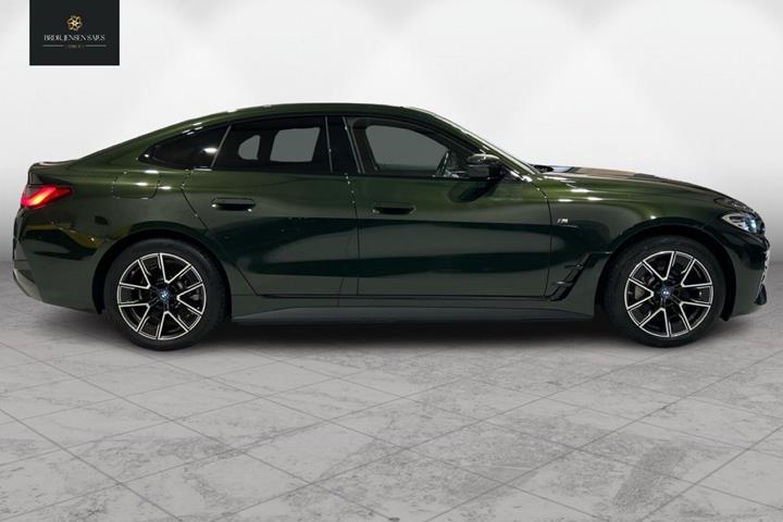 Grøn BMW i4 fra 2023