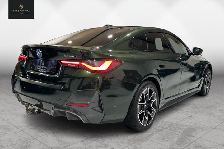 Grøn BMW i4 fra 2023