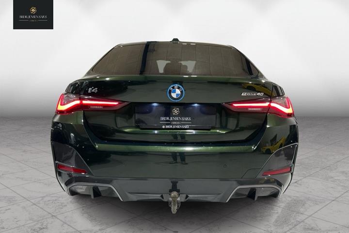 Grøn BMW i4 fra 2023