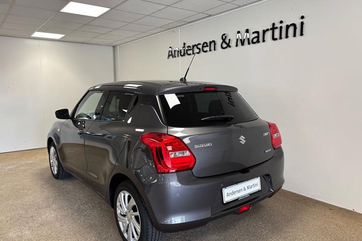 Grå Suzuki Swift fra 2024