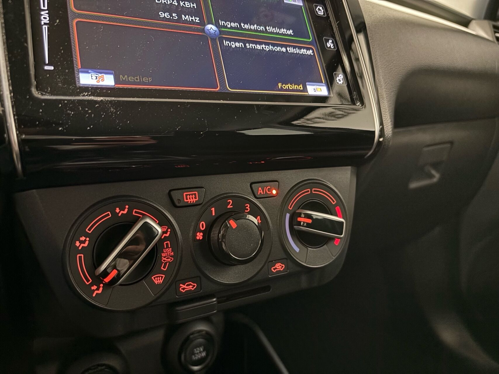 Grå Suzuki Swift fra 2024