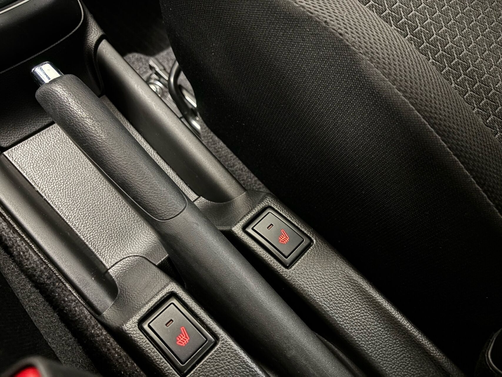 Grå Suzuki Swift fra 2024