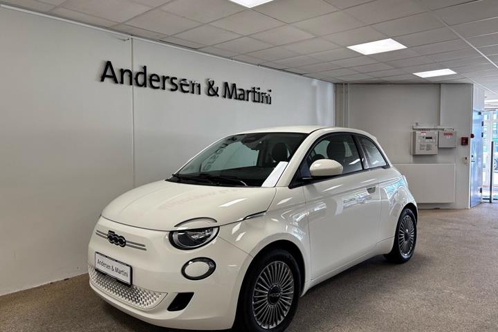 Hvid Fiat 500e fra 2023