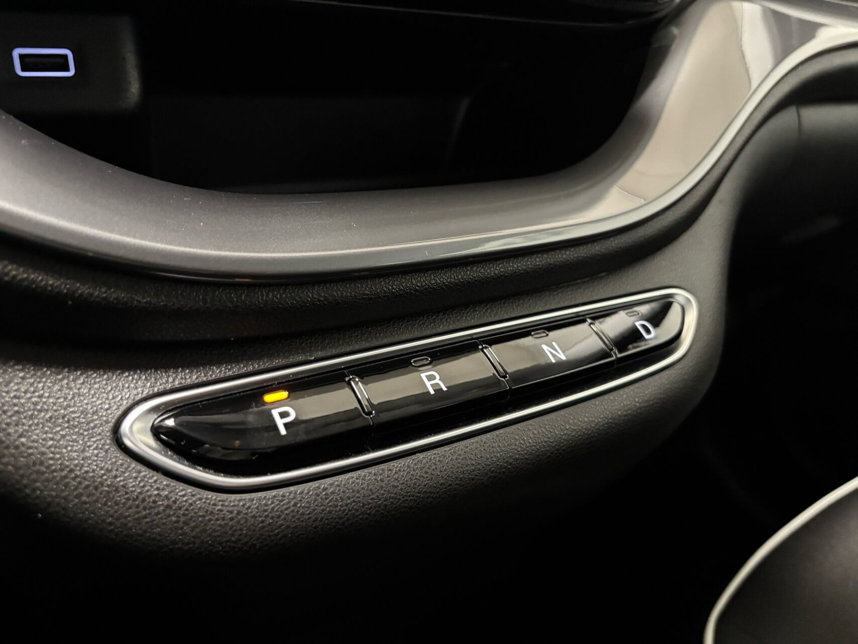 Hvid Fiat 500e fra 2023