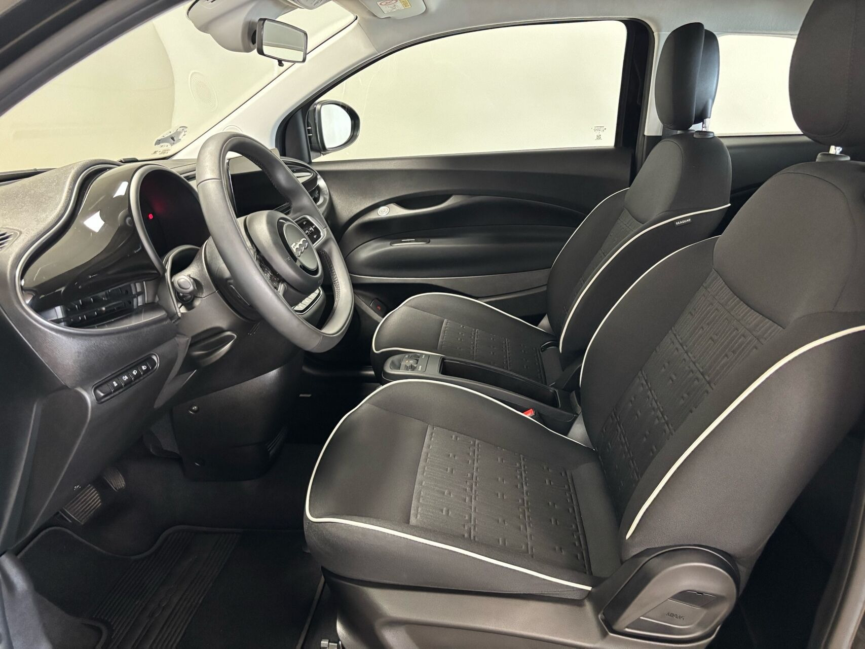 Sort Fiat 500e fra 2023