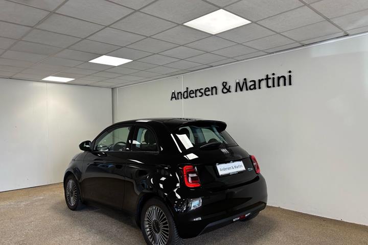 Sort Fiat 500e fra 2023