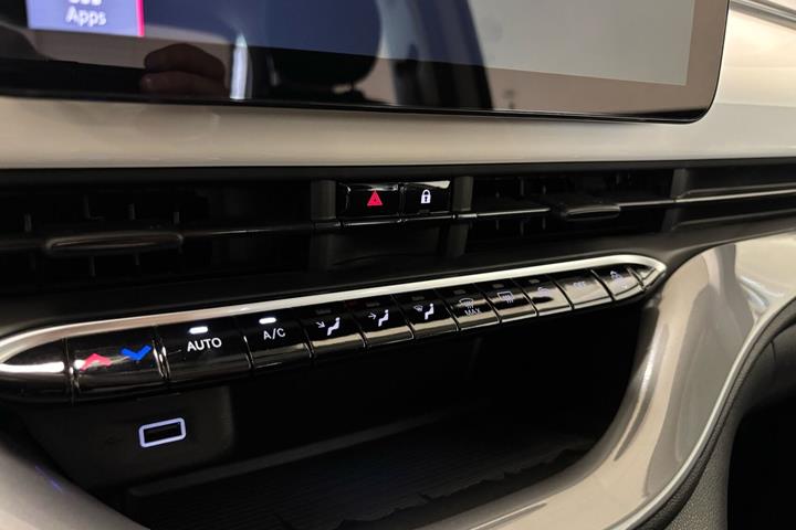 Hvid Fiat 500e fra 2023