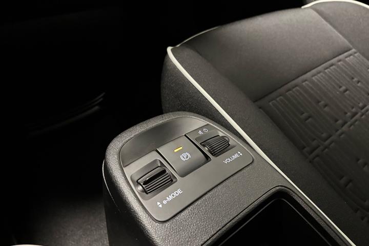Hvid Fiat 500e fra 2023
