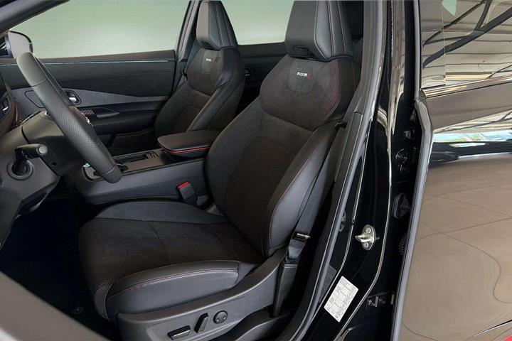 Sort Nissan Ariya fra 2026