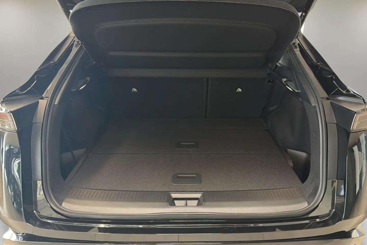Sort Nissan Ariya fra 2026