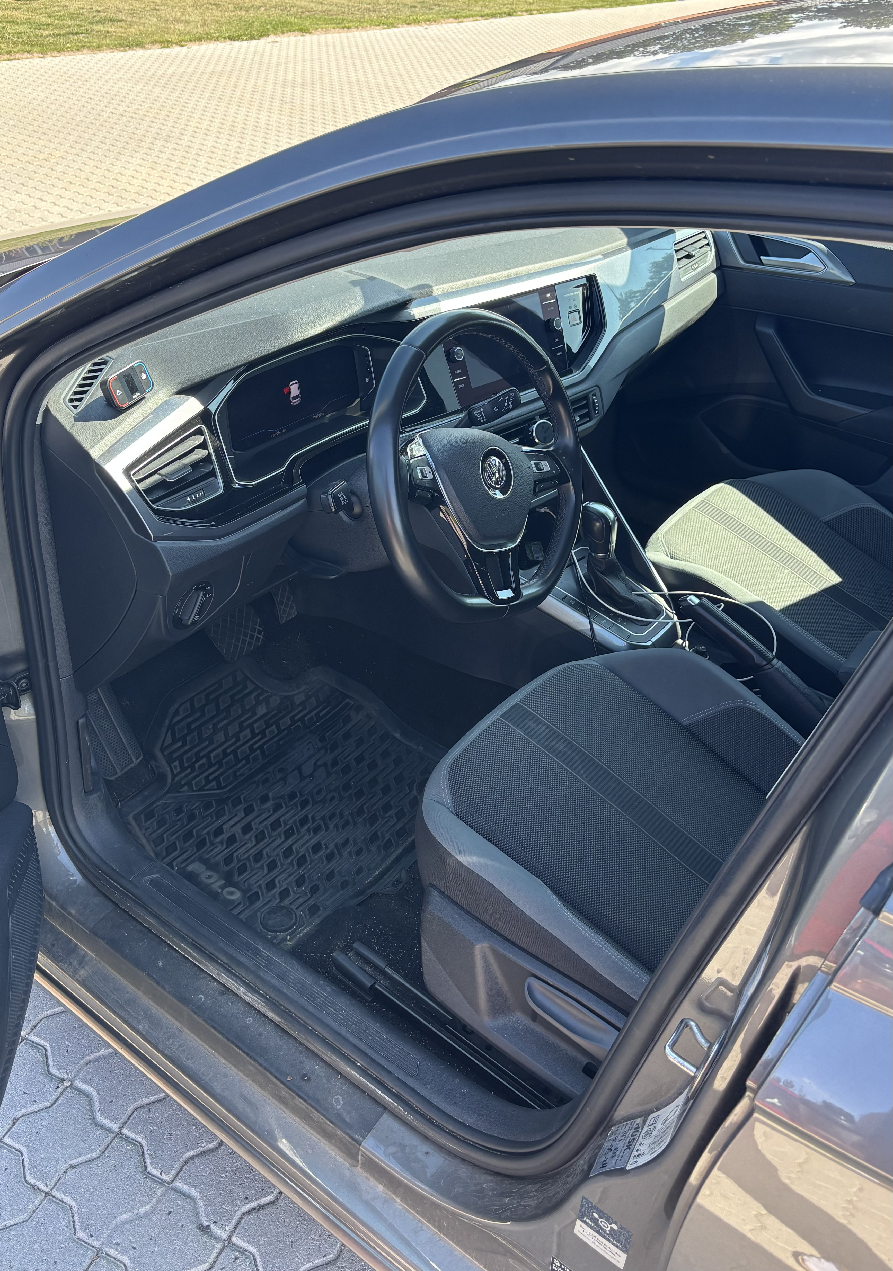 Grå VW Polo fra 2019