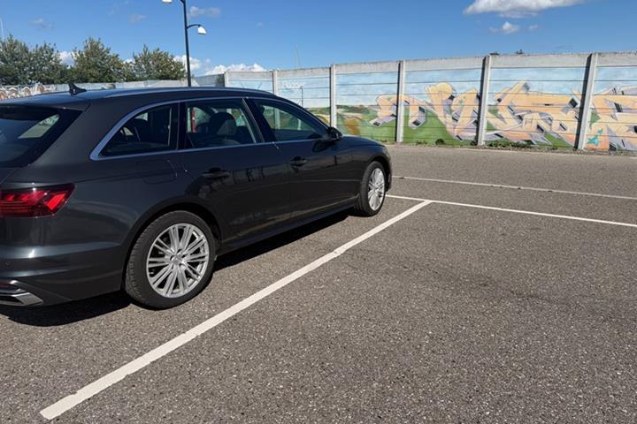 undefined Audi A4 fra 2020
