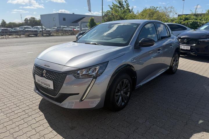 Sølv Peugeot e-208 fra 2022