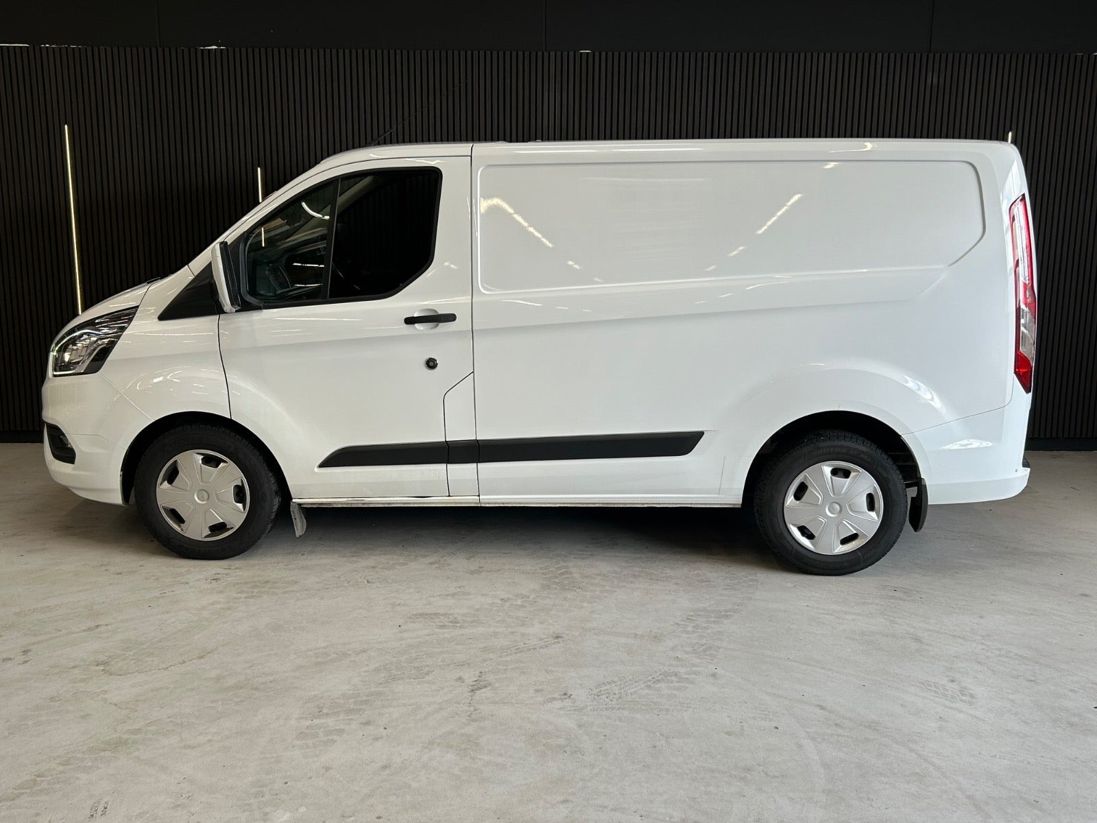 Hvid Ford Transit Custom 320 L1 fra 2022
