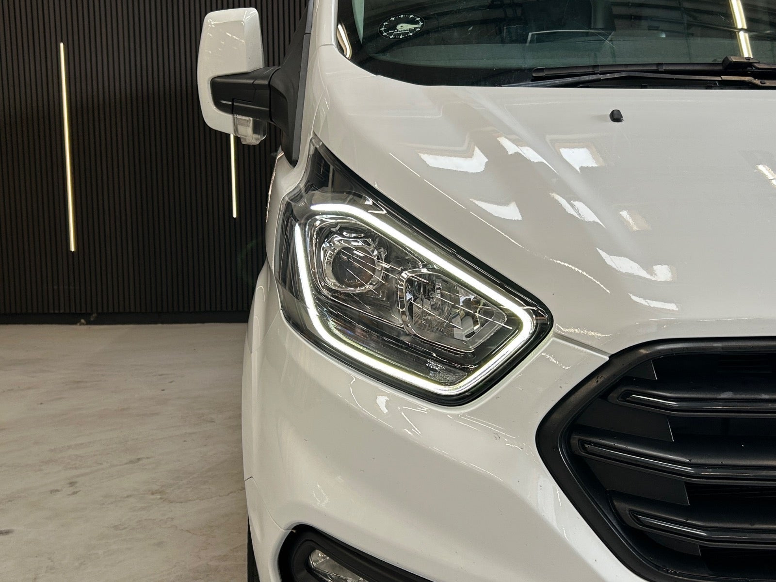 Hvid Ford Transit Custom 320 L1 fra 2022