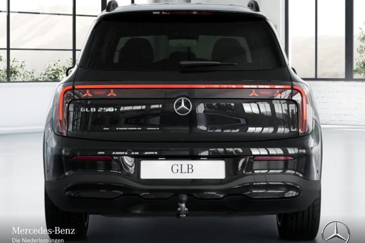 Sort Mercedes GLB250+ fra 2026