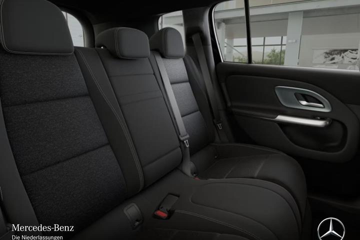 Sort Mercedes GLB250+ fra 2026