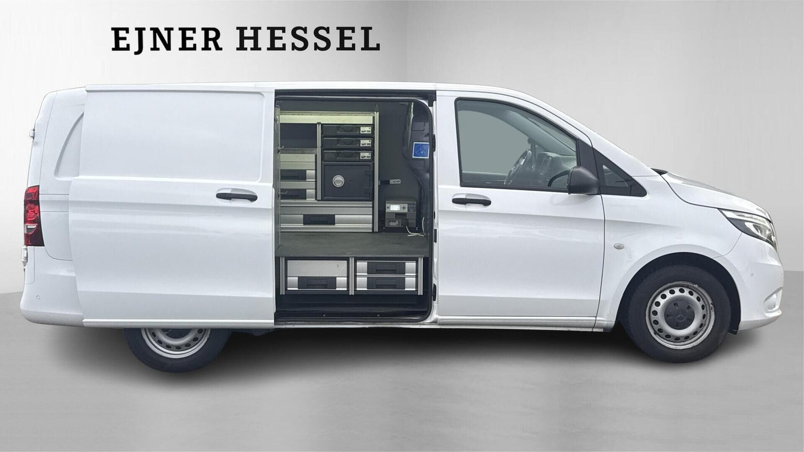 Hvid Mercedes Vito 114 fra 2021