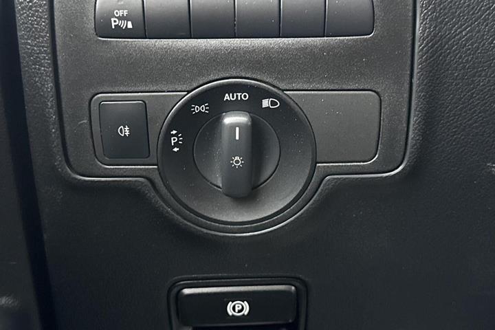 Hvid Mercedes Vito 114 fra 2021