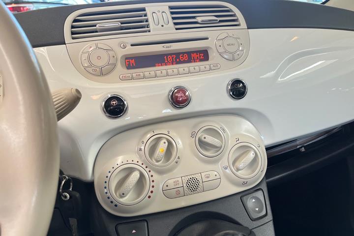 Hvid Fiat 500C fra 2010