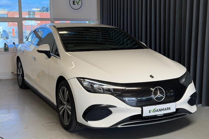 Hvid Mercedes EQE350+ fra 2022