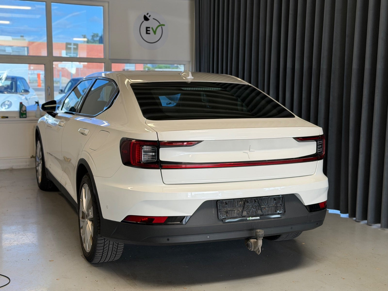 Hvid Polestar 2 fra 2024