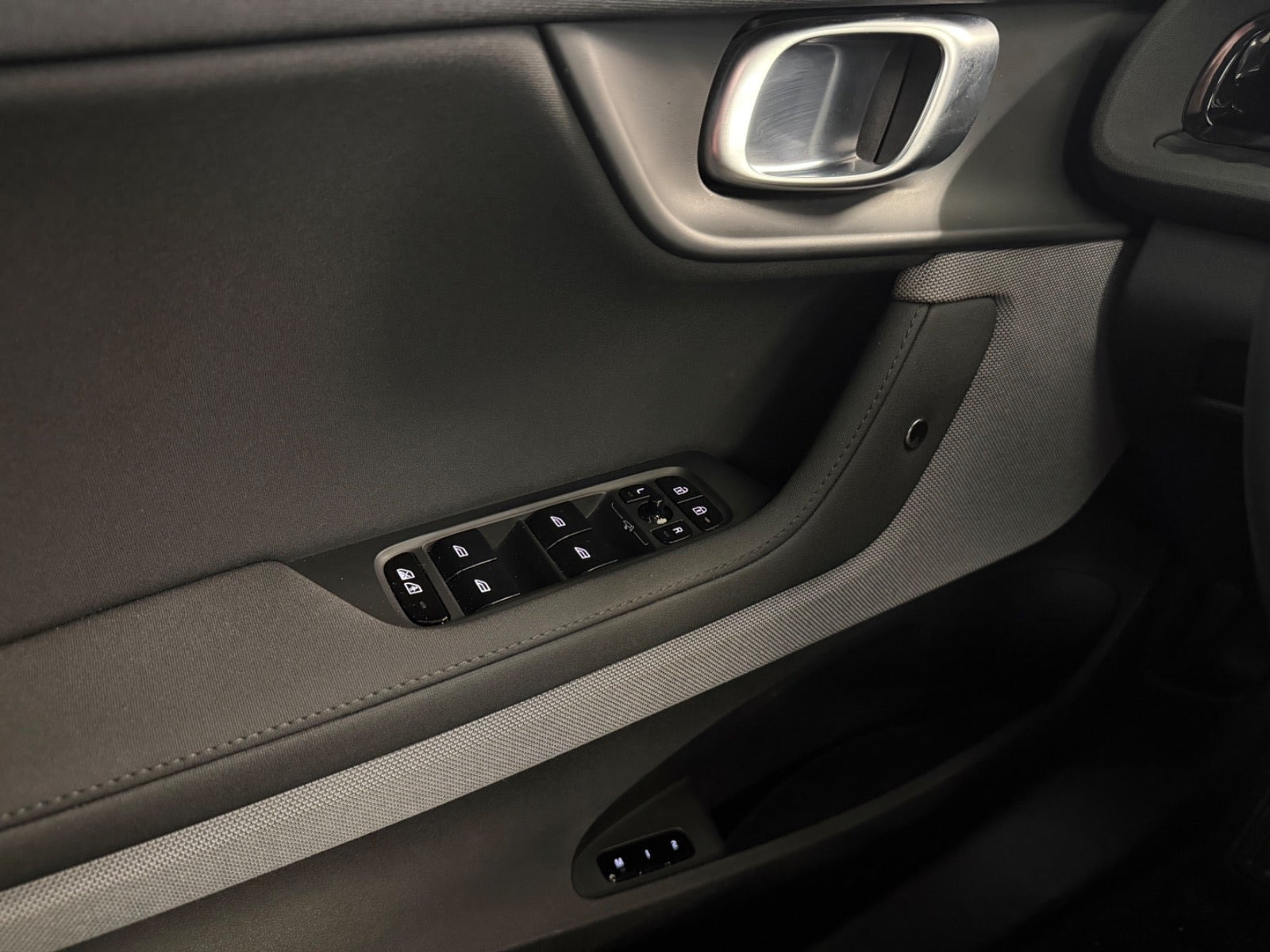 Hvid Polestar 2 fra 2024