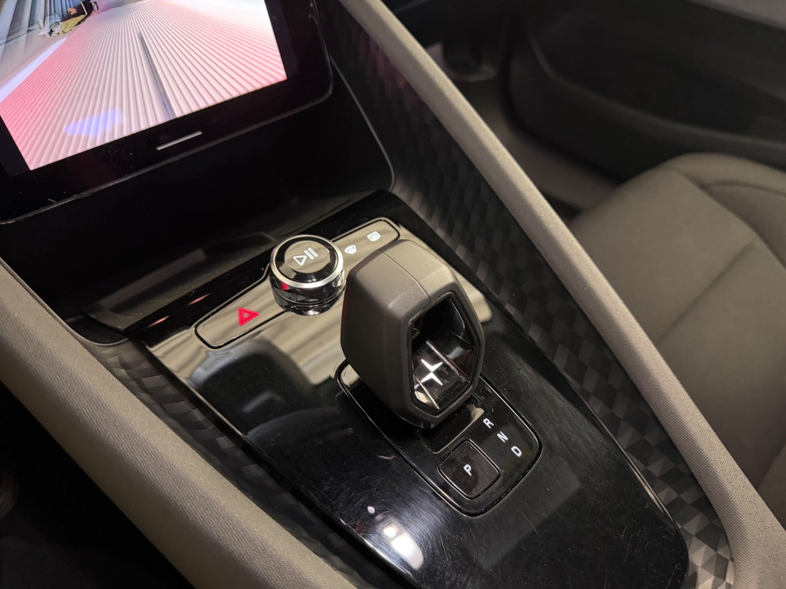 Sort Polestar 2 fra 2022